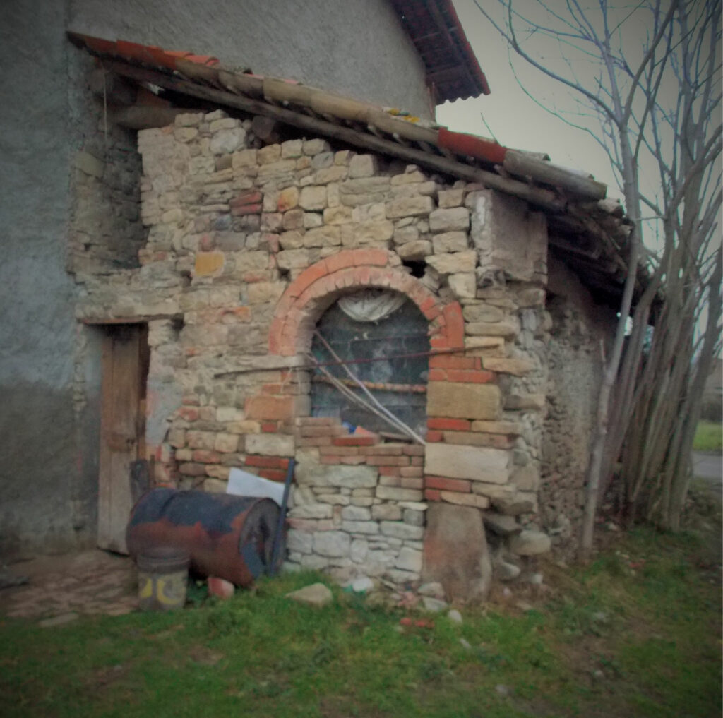 Portale medievale appennino parmense