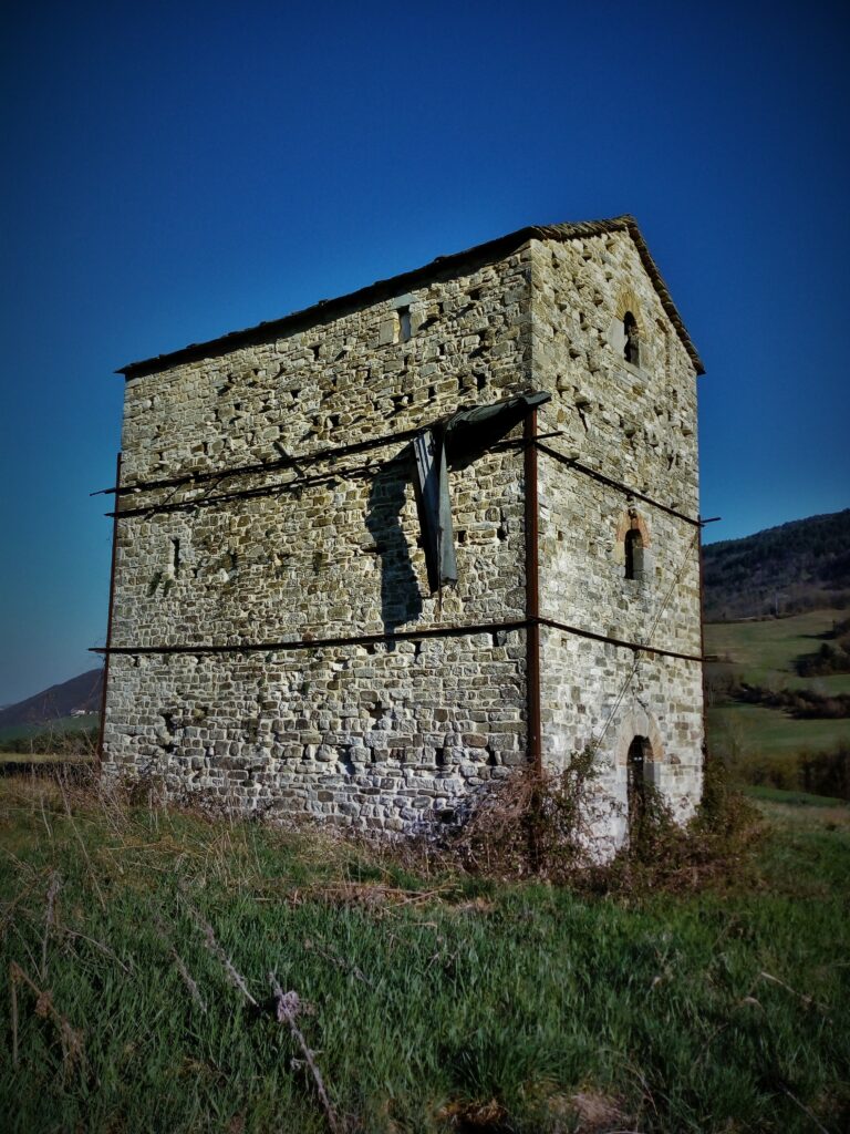 Vista laterale "Casa Forte Malavilla"